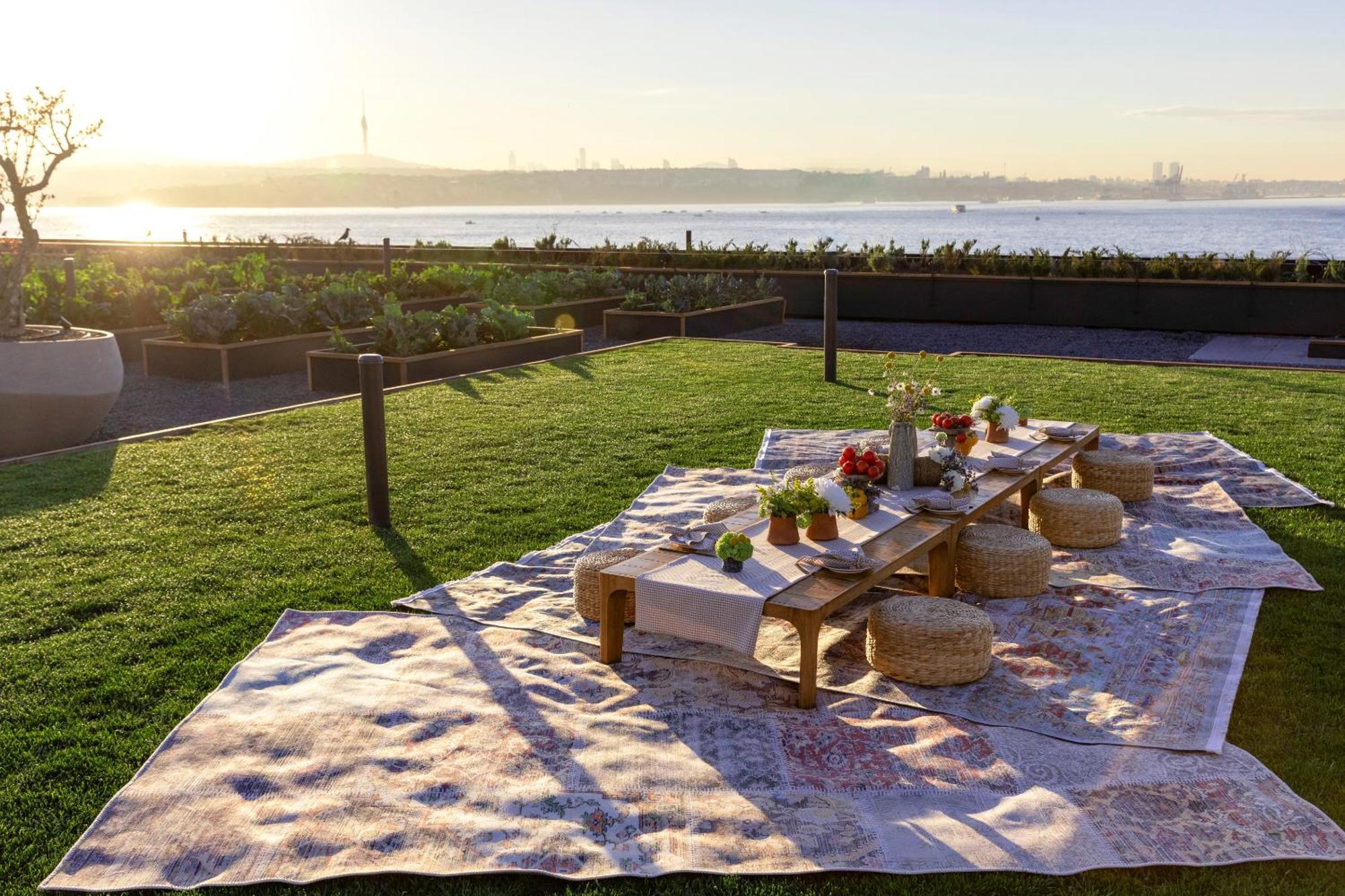 The Peninsula Istanbul Hotel Exterior photo